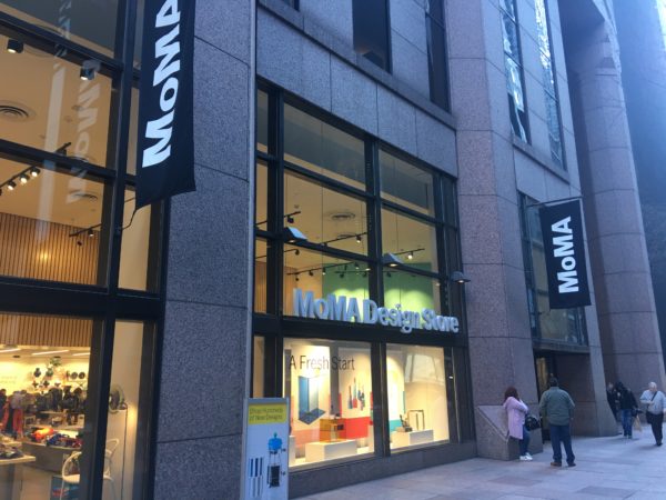 モマデザインストア moma design store